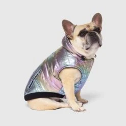 CANADA POOCH - SHINY PUFFER VEST - IRIDESCENT -Pet Emporium ShinyPuffer Iridescent Side 520x 7933be0a 52d7 4d88 8f5a f34b997652eb